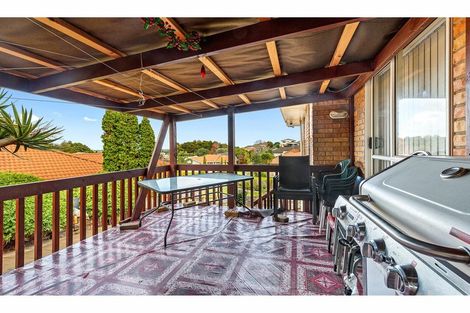 Photo of property in 7 Piper Place, Goodwood Heights, Auckland, 2105