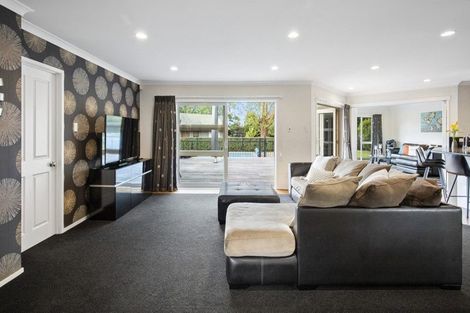 Photo of property in 24 Glencairn Place, Buckland, Pukekohe, 2677