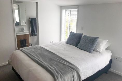 Photo of property in 2/83 Hinemoa Street, Birkenhead, Auckland, 0626