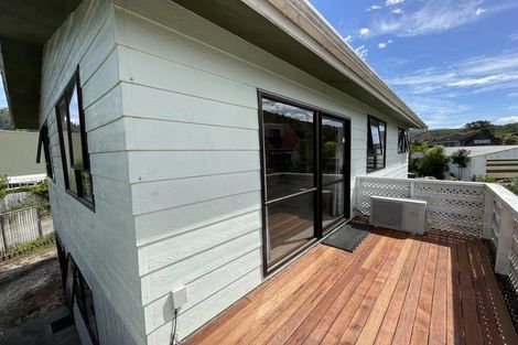 Photo of property in 10 Huia Street, Waikawa, Picton, 7220