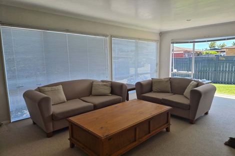 Photo of property in 9 Miriam Corban Heights, Henderson, Auckland, 0612