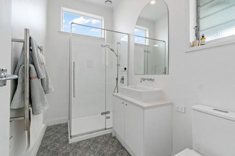 Photo of property in 236 Birkdale Road, Birkdale, Auckland, 0626