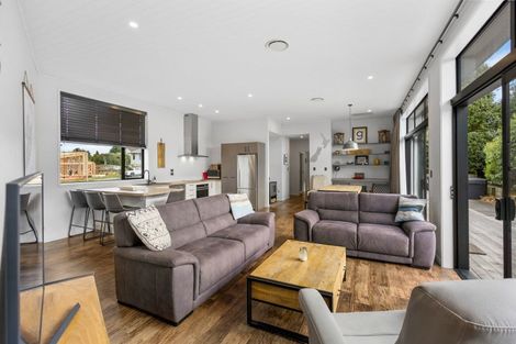 Photo of property in 10 Kowhai Heights, Ohakune, 4625