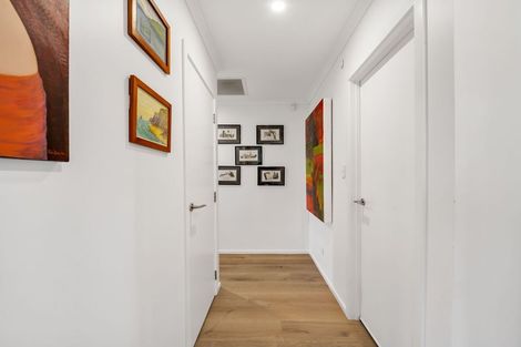 Photo of property in 42 Silicon Way, Fitzherbert, Palmerston North, 4410