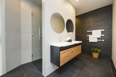 Photo of property in 9 Fairway Grove, Hokowhitu, Palmerston North, 4410