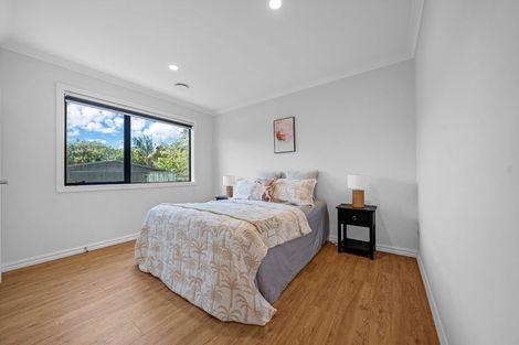 Photo of property in 66a Marine Parade, Mellons Bay, Auckland, 2014