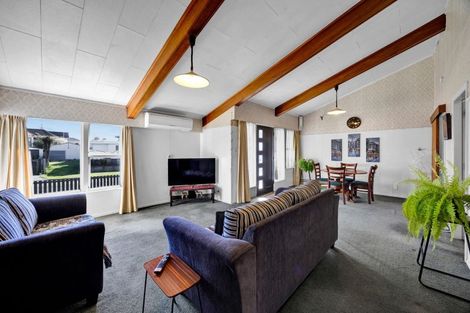 Photo of property in 49 Broadway, Stratford, 4332