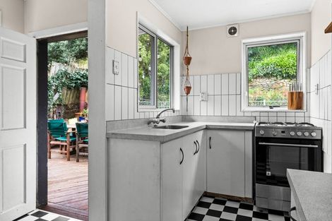 Photo of property in 9 Chaucer Road, Hospital Hill, Napier, 4110