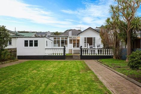 Photo of property in 202 Clyde Street, Island Bay, Wellington, 6023