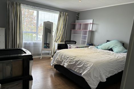 Photo of property in 21 Peterhouse Place, West Harbour, Auckland, 0618