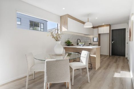 Photo of property in 6b Aralia Road, Sunnynook, Auckland, 0620