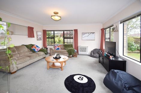 Photo of property in 1/5 Spring Grove, Henderson, Auckland, 0612