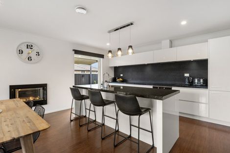 Photo of property in 17 Rainey Crescent, Papamoa Beach, Papamoa, 3118