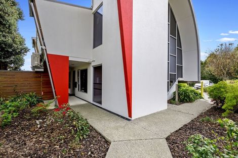 Photo of property in 29e Wai-iti Crescent, Woburn, Lower Hutt, 5010