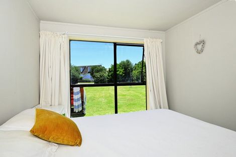 Photo of property in 20 Kahawai Street, Mahia, 4198