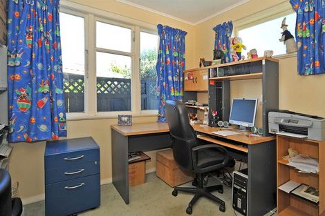 Photo of property in 3 Ilford Place, Awapuni, Palmerston North, 4412