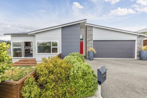 Photo of property in 152 Endeavour Drive, Whitby, Porirua, 5024