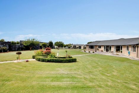 Photo of property in 15 Riverside Way, Amberley, 7410