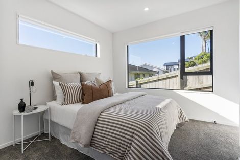 Photo of property in 6b Aralia Road, Sunnynook, Auckland, 0620