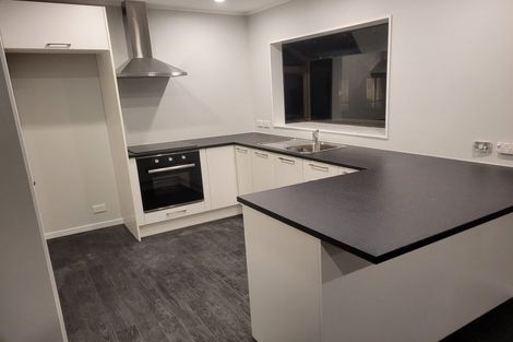 Photo of property in 2/8 Myna Place, Weymouth, Auckland, 2103