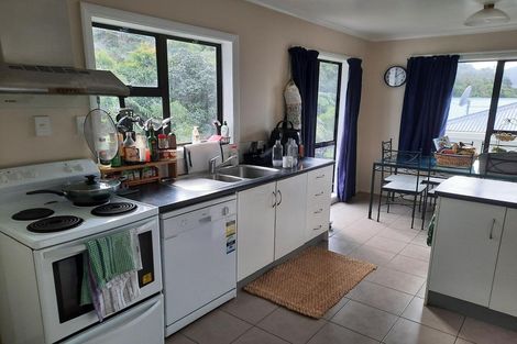 Photo of property in 32 Lincoln Avenue, Tawa, Wellington, 5028