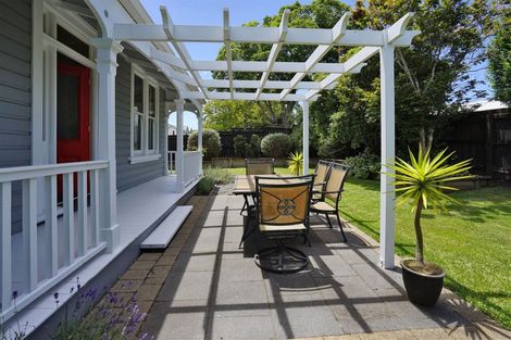 Photo of property in 126 Forest Lake Road, Forest Lake, Hamilton, 3200