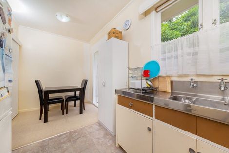 Photo of property in 10 Woodward Avenue, Mangere Bridge, Auckland, 2022