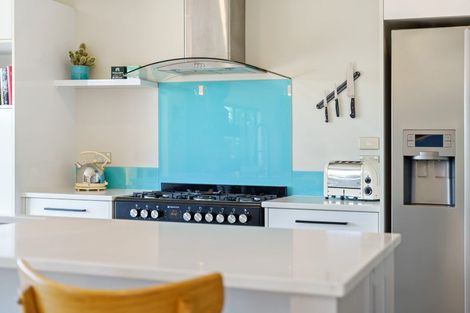 Photo of property in 35 Simpson Crescent, Raumati Beach, Paraparaumu, 5032