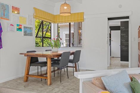 Photo of property in 39 Tiromoana Road, Raumati South, Paraparaumu, 5032