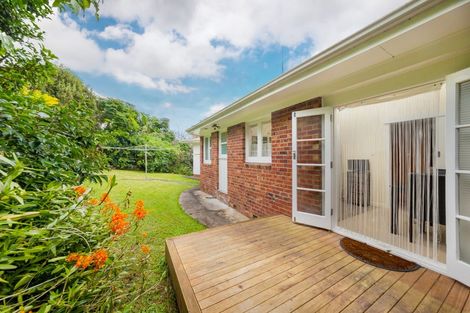 Photo of property in 10 Woodward Avenue, Mangere Bridge, Auckland, 2022