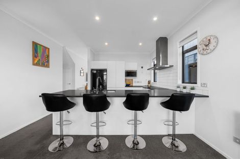 Photo of property in 12 Hoiho Road, Pukekohe, 2120
