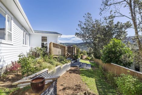 Photo of property in 6 Mayfair Place, Tawa, Wellington, 5028