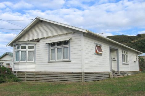 Photo of property in 31 Happy Valley Road, Owhiro Bay, Wellington, 6023