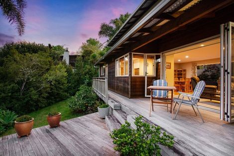 Photo of property in 542d West Coast Road, Oratia, Auckland, 0604