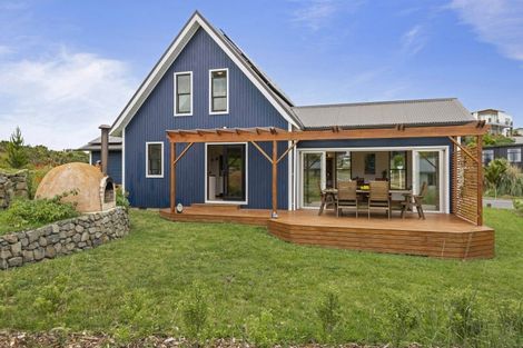 Photo of property in 3 Nikau Park, Raglan, 3225