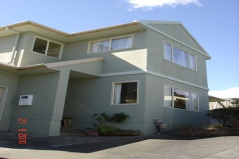 Photo of property in 74 Dress Circle, Newlands, Wellington, 6037
