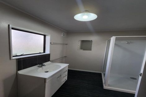 Photo of property in 2/34 Shifnal Drive, Randwick Park, Auckland, 2105