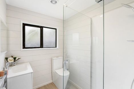 Photo of property in 10 Eagleson Street, Northcross, Auckland, 0632