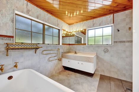 Photo of property in 290 Waihi Road, Hawera, 4673