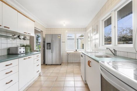 Photo of property in 17 Kervil Avenue, Te Atatu Peninsula, Auckland, 0610