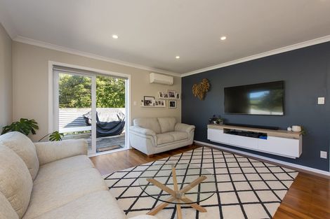 Photo of property in 15 Mascot Street, Tawa, Wellington, 5028