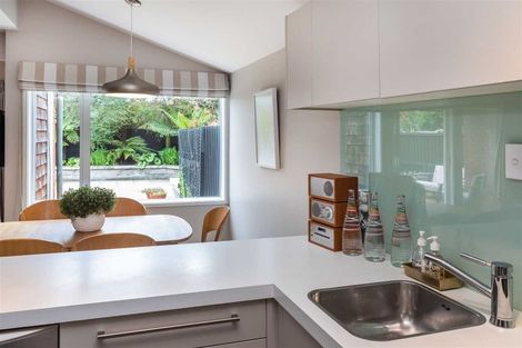 Photo of property in 2/193 Centaurus Road, Saint Martins, Christchurch, 8022