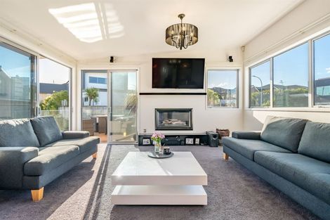 Photo of property in 3 Mo Street, Camborne, Porirua, 5026