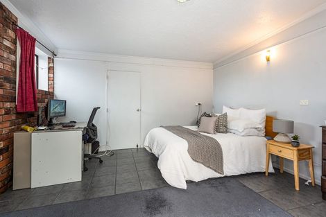 Photo of property in 327 Avonhead Road, Avonhead, Christchurch, 8042