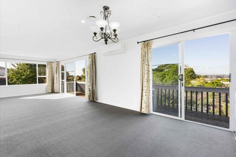 Photo of property in 22 Hartley Terrace, Massey, Auckland, 0614