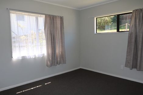Photo of property in 24 Blueberry Grove, Timberlea, Upper Hutt, 5018