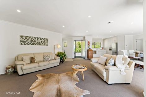 Photo of property in 586 Whitford Road, Whitford, Howick, 2571