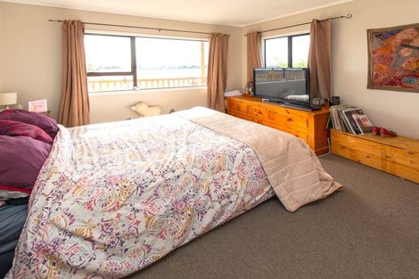 Photo of property in 8b Ladies Mile, Manly, Whangaparaoa, 0930