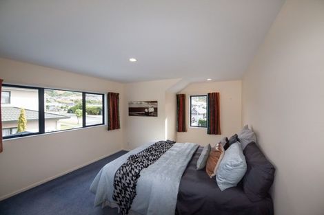 Photo of property in 33 Amesbury Drive, Churton Park, Wellington, 6037