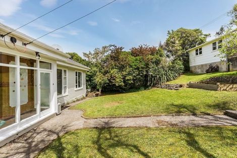 Photo of property in 7 Tainui Terrace, Tawa, Wellington, 5028